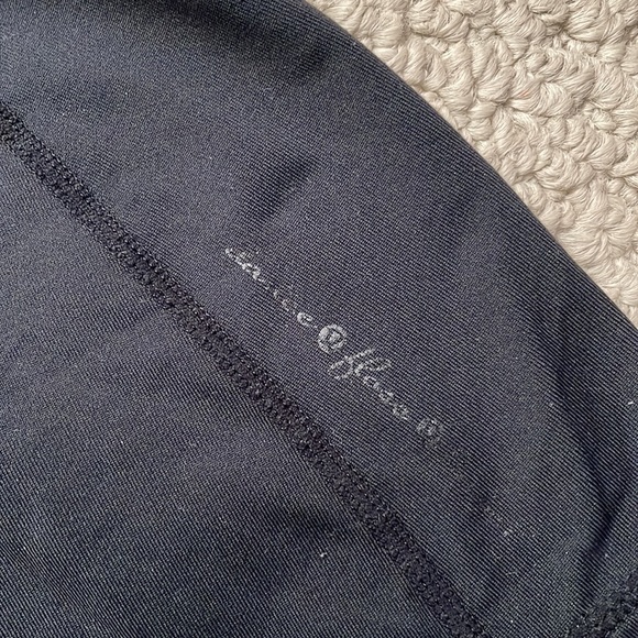 Lululemon aria tank black - Picture 3 of 8